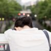 仕事帰りに辞めるか悩む介護職