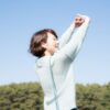 連休を取得してリフレッシュする介護職の女性